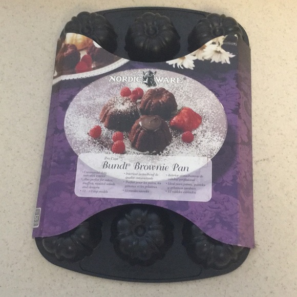 Nordic Ware Other - NWT Mini bundt Pan Nordic Ware Other - NWT Mini bundt Pan